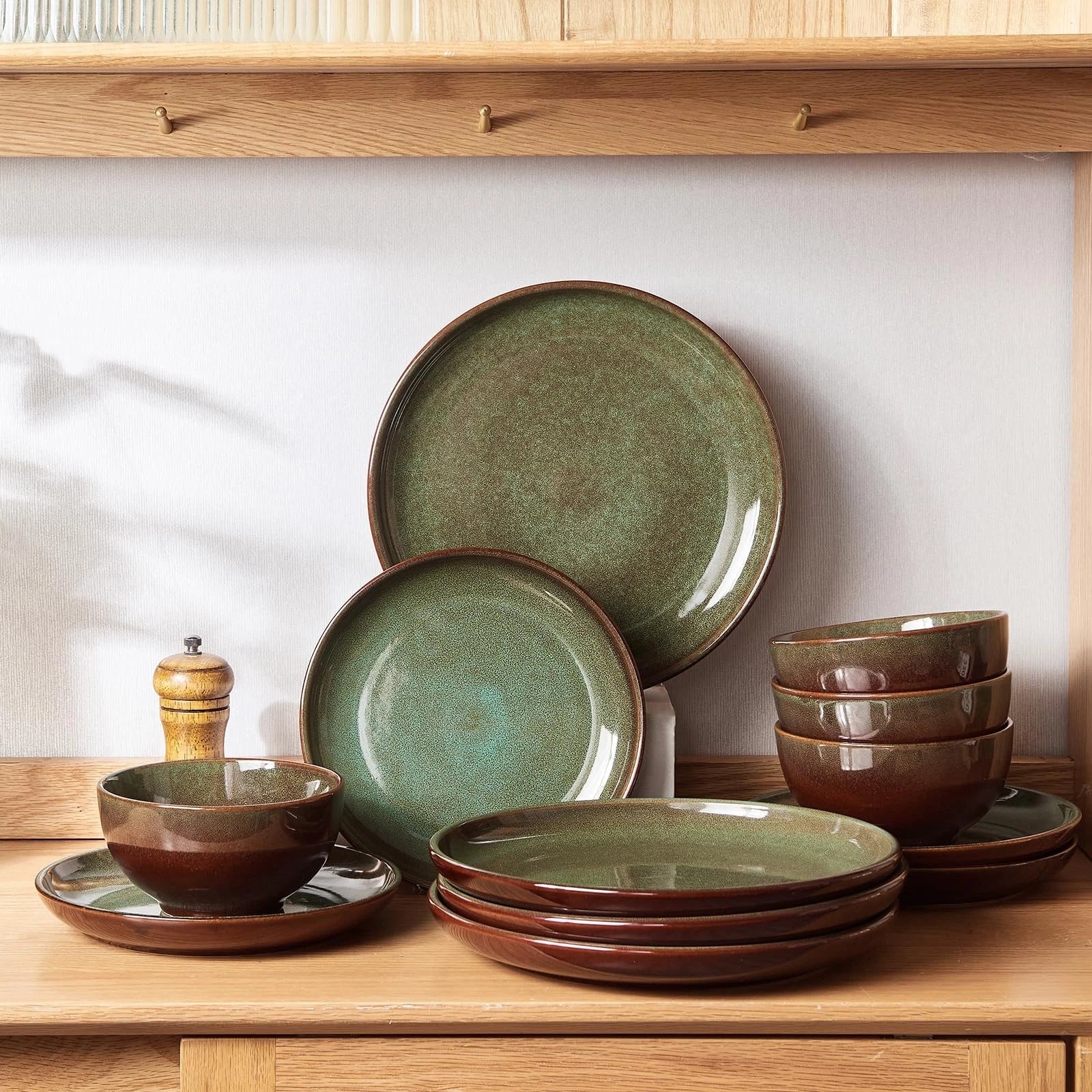 Stoneware Dinnerware Sets Service for 4, 12 pcs Reactive Glaze Plates and Bow